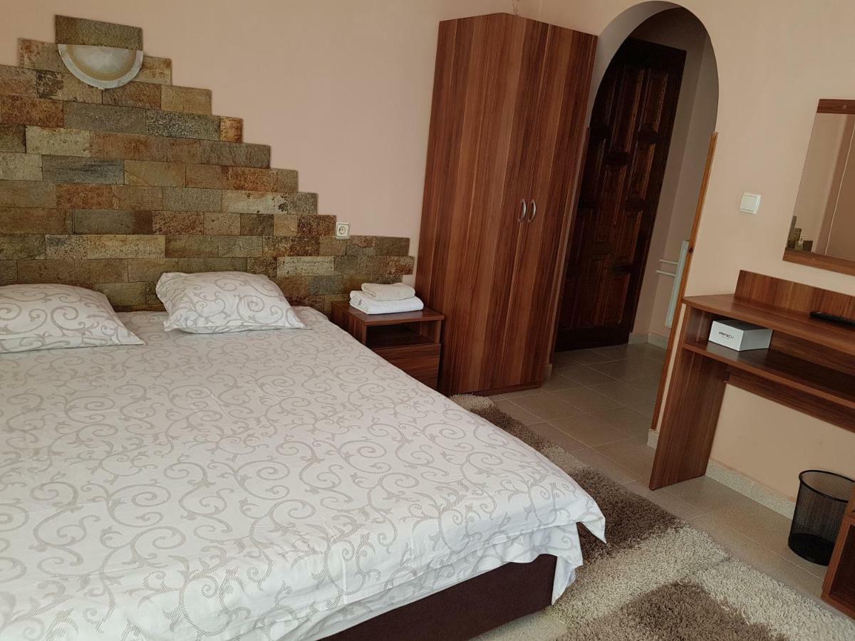 Family Hotel Zhelkovi - Olympia Харманли Екстериор снимка